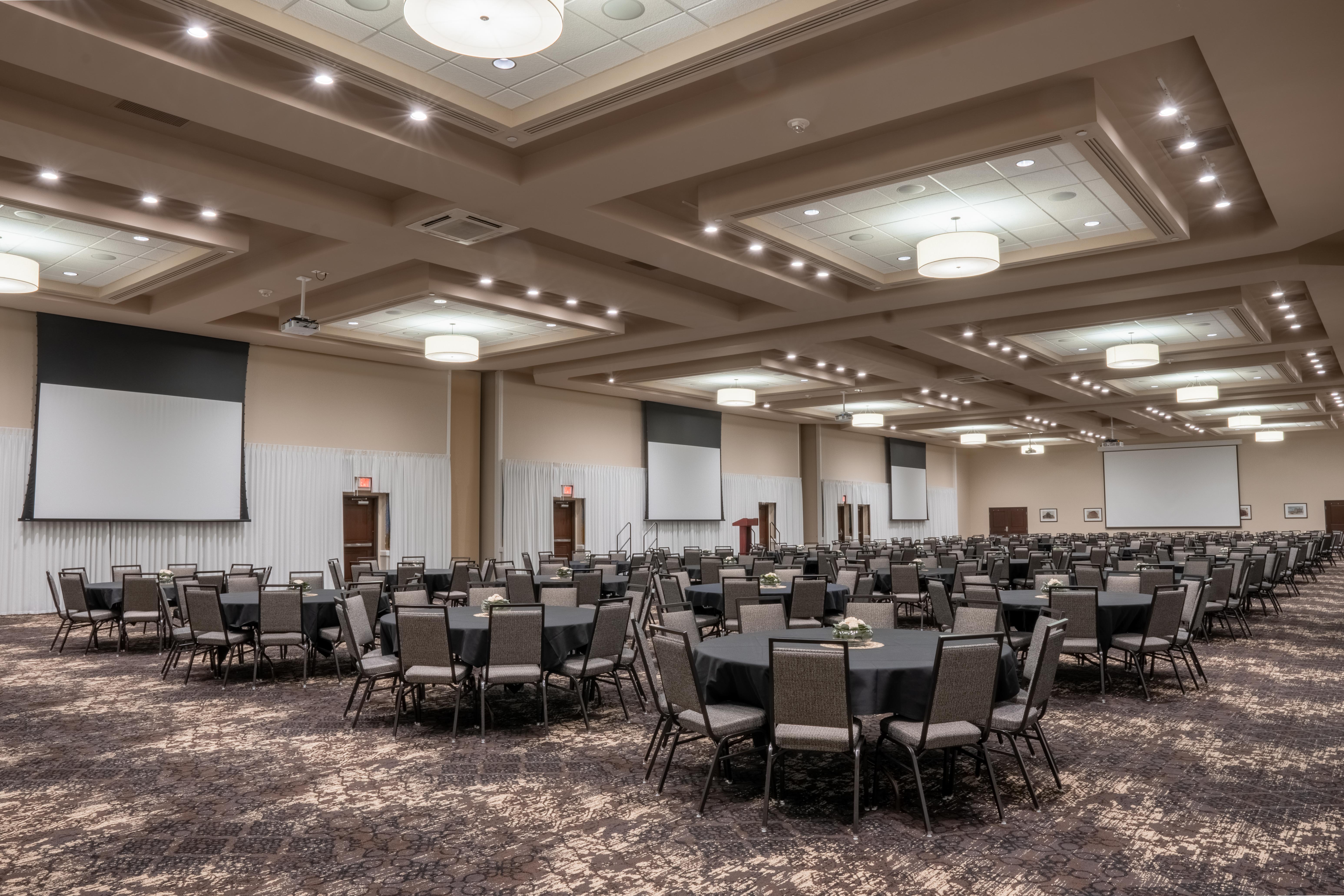 Drury Hotels Large Ballroom Meeting Room with Banquet Round Tables